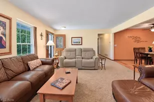 2316 Green Ridge Dr, Wickliffe, OH 44092 - Photo 7