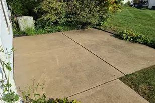 2061 Jennifer St, Akron, OH 44313 - Photo 3