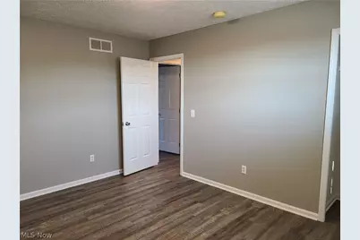 2061 Jennifer Street, Akron, OH 44313 - Photo 23