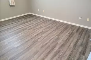 2061 Jennifer St, Akron, OH 44313 - Photo 7