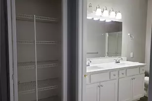 2061 Jennifer St, Akron, OH 44313 - Photo 9