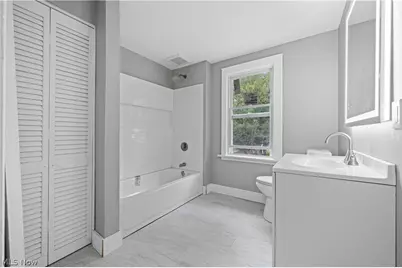 1172 Herberich Avenue, Akron, OH 44301 - Photo 9
