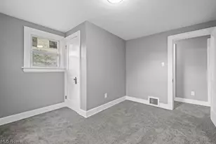 1172 Herberich Ave, Akron, OH 44301 - Photo 15