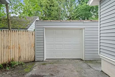 1172 Herberich Avenue, Akron, OH 44301 - Photo 17