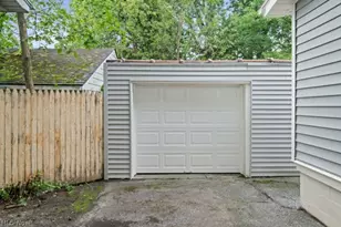 1172 Herberich Ave, Akron, OH 44301 - Photo 17