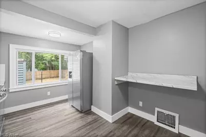 1172 Herberich Avenue, Akron, OH 44301 - Photo 9
