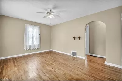 630 Barbara Avenue, Akron, OH 44306 - Photo 7