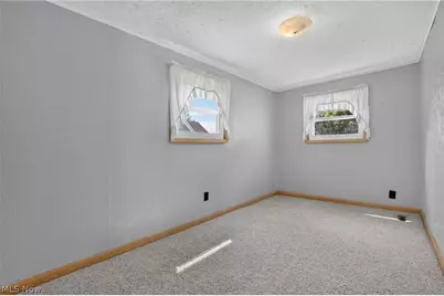 205 Leatherwood Street, Cambridge, OH 43725 - Photo 19