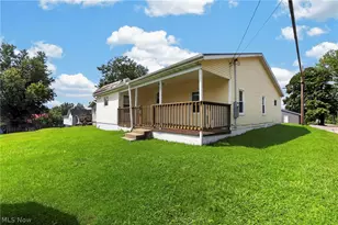 205 Leatherwood St, Cambridge, OH 43725 - Photo 37
