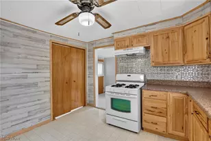 205 Leatherwood St, Cambridge, OH 43725 - Photo 13