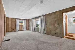 205 Leatherwood St, Cambridge, OH 43725 - Photo 9