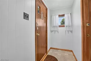 205 Leatherwood St, Cambridge, OH 43725 - Photo 7