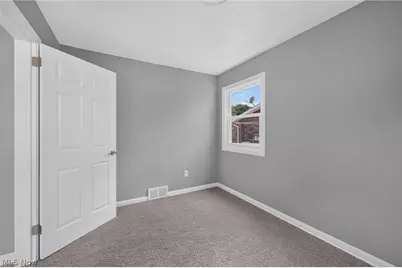309 E Baird Avenue, Barberton, OH 44203 - Photo 19