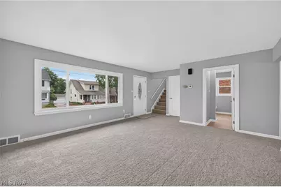 309 E Baird Avenue, Barberton, OH 44203 - Photo 9
