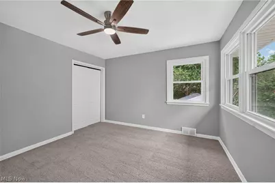 309 E Baird Avenue, Barberton, OH 44203 - Photo 29