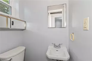 1574 Lee Terrace Dr, Wickliffe, OH 44092 - Photo 17