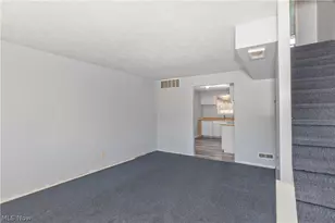 1574 Lee Terrace Dr, Wickliffe, OH 44092 - Photo 5