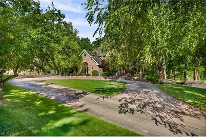 1226 Emerald Creek Drive, Grandview Heights, OH 44147 - Photo 3