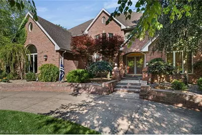 1226 Emerald Creek Drive, Grandview Heights, OH 44147 - Photo 1