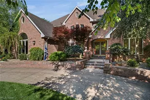1226 Emerald Creek Dr, Grandview Heights, OH 44147 - Photo 1