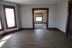 718 Clark St, Cambridge, OH 43725 - Photo 11