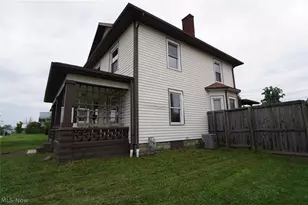 718 Clark St, Cambridge, OH 43725 - Photo 23