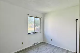 2261 7th St SW, Akron, OH 44314 - Photo 11