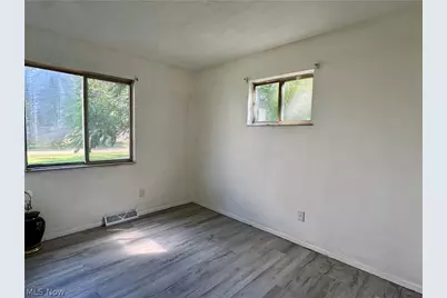 2261 7th Street SW, Akron, OH 44314 - Photo 11