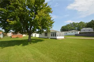 726 Penhale Ave, Campbell, OH 44405 - Photo 3