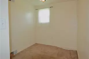 726 Penhale Ave, Campbell, OH 44405 - Photo 11
