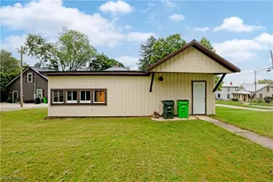 365 E Adams St, Millersburg, OH 44654 - Photo 5