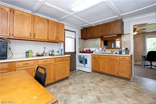 365 E Adams St, Millersburg, OH 44654 - Photo 11