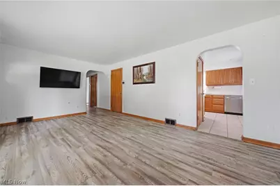 1724 Spring Valley Avenue NW, Canton, OH 44708 - Photo 5