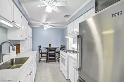12900 Lake Avenue #809, Oakwood, OH 44107 - Photo 13