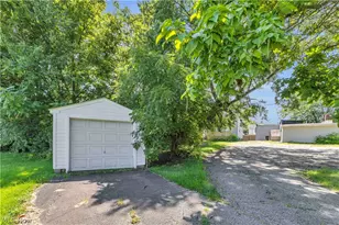 909 Lake Ave, Elyria, OH 44035 - Photo 9