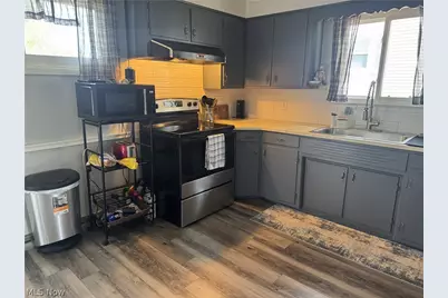 223 E Cassell Avenue, Barberton, OH 44203 - Photo 19