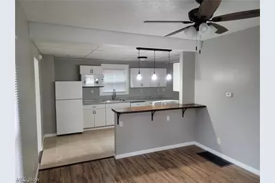140 7th Street NW, Barberton, OH 44203 - Photo 3
