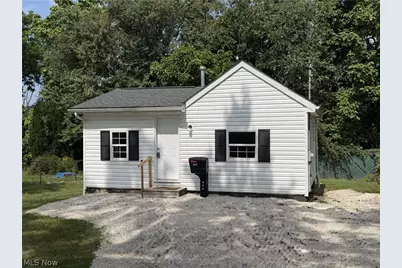 623 Highland Avenue, Barberton, OH 44203 - Photo 1