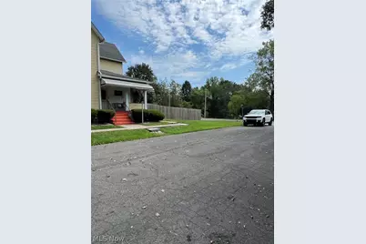 108 Thomas Street, East Palestine, OH 44413 - Photo 33