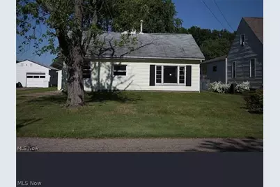 205 Newport Avenue NW, Massillon, OH 44646 - Photo 1