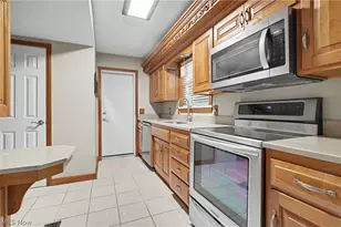 78 Yardley Ln, Akron, OH 44313 - Photo 13