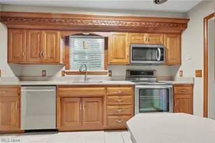 78 Yardley Ln, Akron, OH 44313 - Photo 11