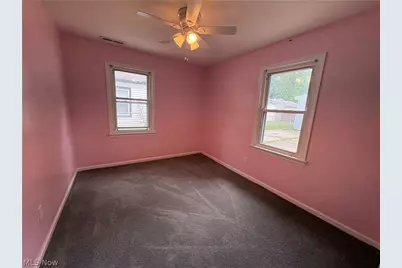 625 Delaware Avenue, Elyria, OH 44035 - Photo 11