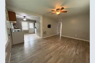 625 Delaware Avenue, Elyria, OH 44035 - Photo 5
