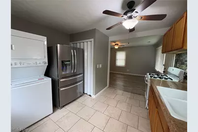 625 Delaware Avenue, Elyria, OH 44035 - Photo 3