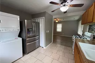 625 Delaware Ave, Elyria, OH 44035 - Photo 3