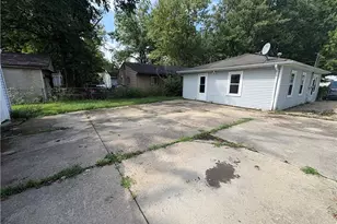 625 Delaware Ave, Elyria, OH 44035 - Photo 13