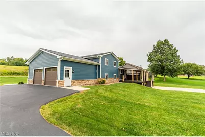 1106 Shutt Valley Road NW, Sugarcreek, OH 44681 - Photo 3