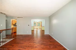 4851 Woodridge Dr, Youngstown, OH 44515 - Photo 9