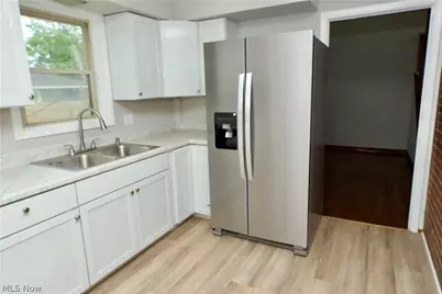 1426 W 39th Street, Lorain, OH 44053 - Photo 9